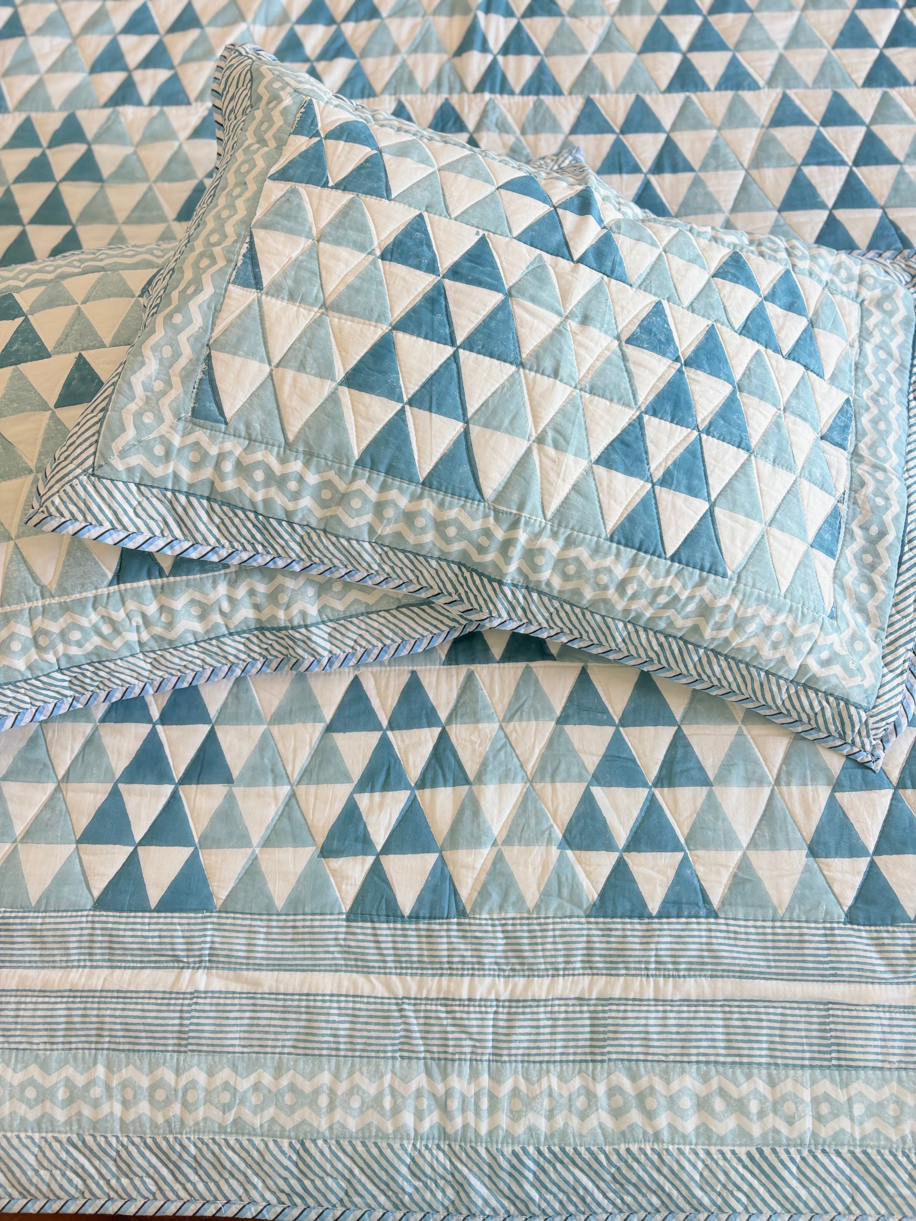 Bed Cover - Pyramid