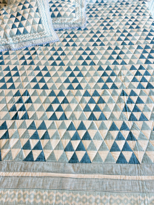 Bed Cover - Pyramid