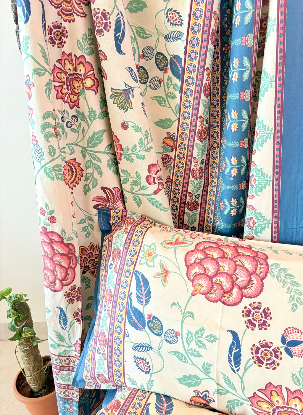 Red Big cotton flower design Screen print bedsheet