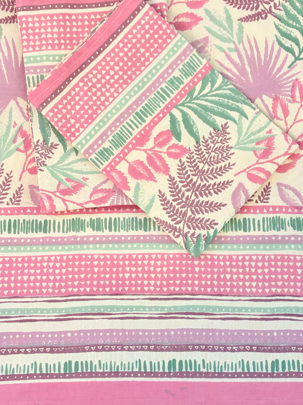 Pink Big leaf design Screen print bedsheet